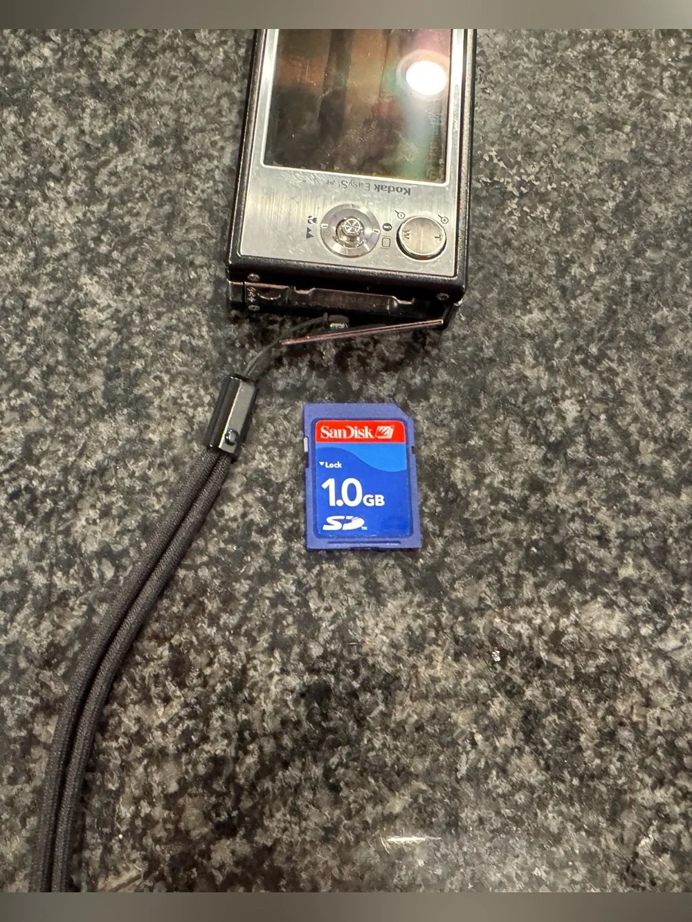 Kodak Easy Share V570 Dual Lens Digital Camera